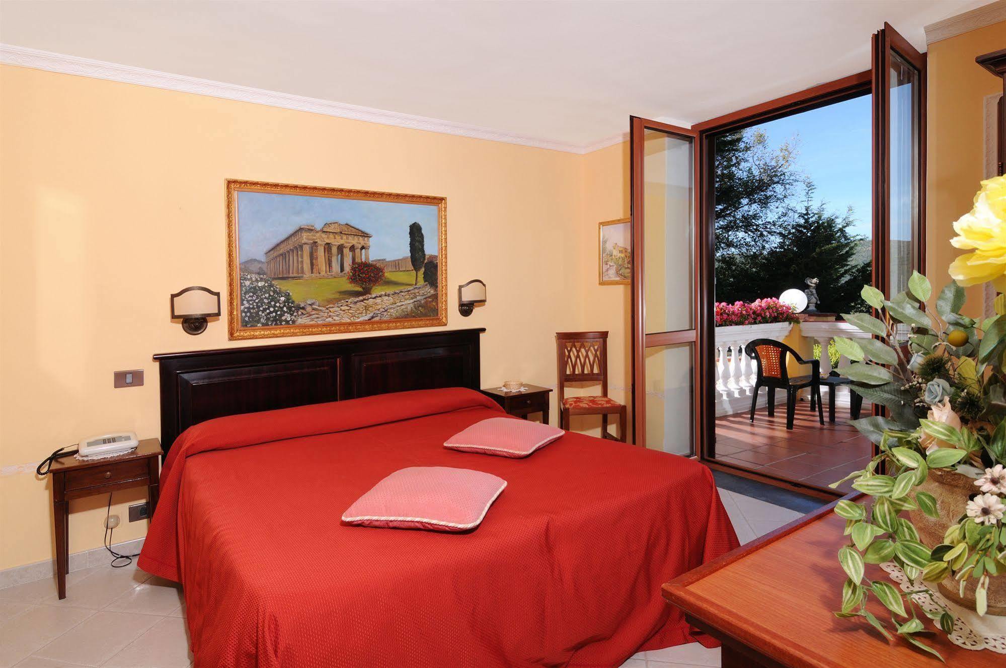 Hotel Villa La Colombaia Agropoli Exterior photo